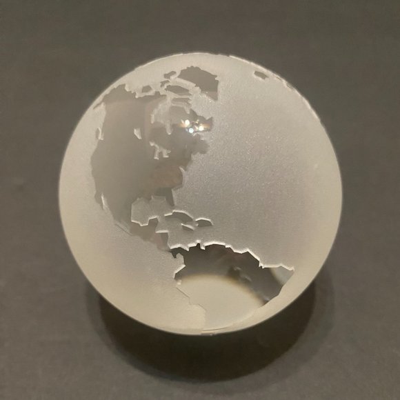Paperweight World Globe Crystal Marked FS Czech Republic - Picture 3 of 5